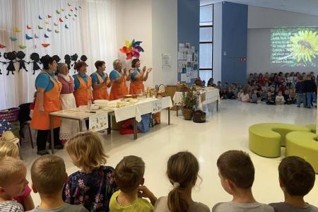 Tradicionalni slovenski zajtrk v Vrtcu Ribnica-2